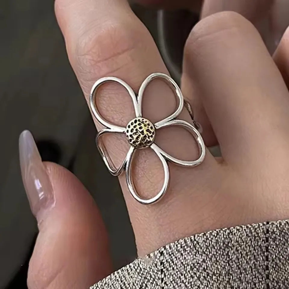 Floral Groove Ring
