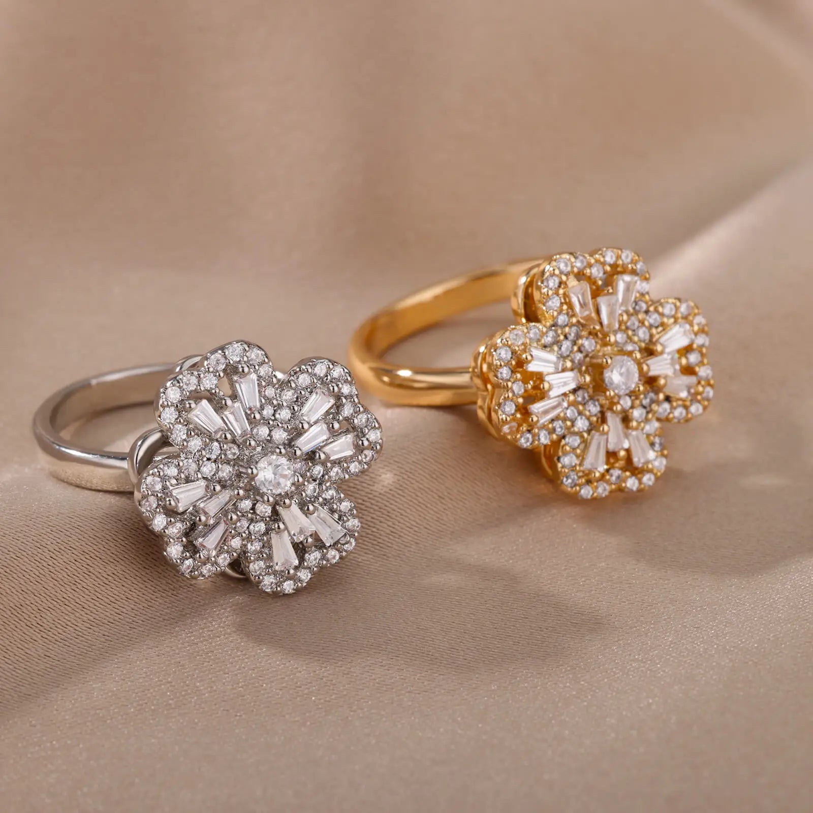 Lucky Clover Spinner Ring