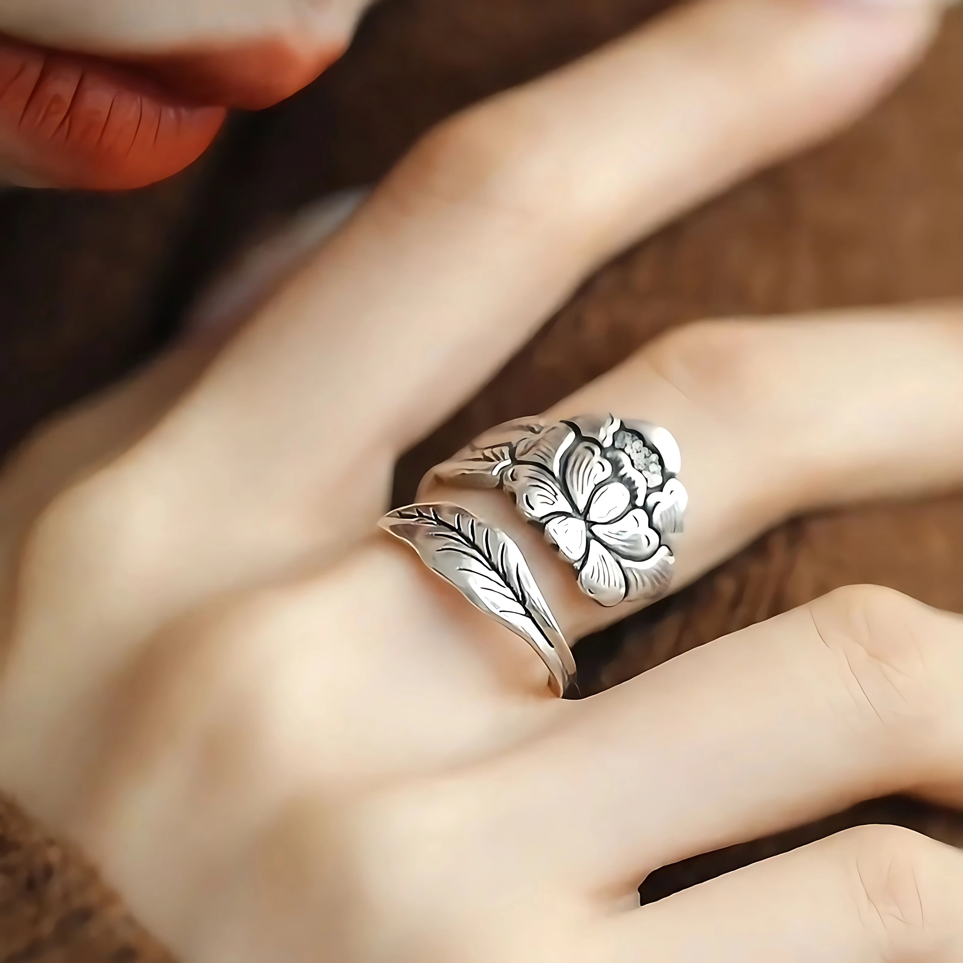 Floral Groove Ring